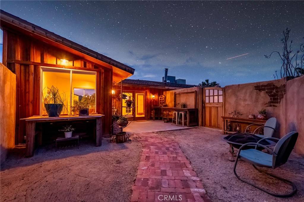 Joshua Tree, CA 92252,8830 Quail Springs RD