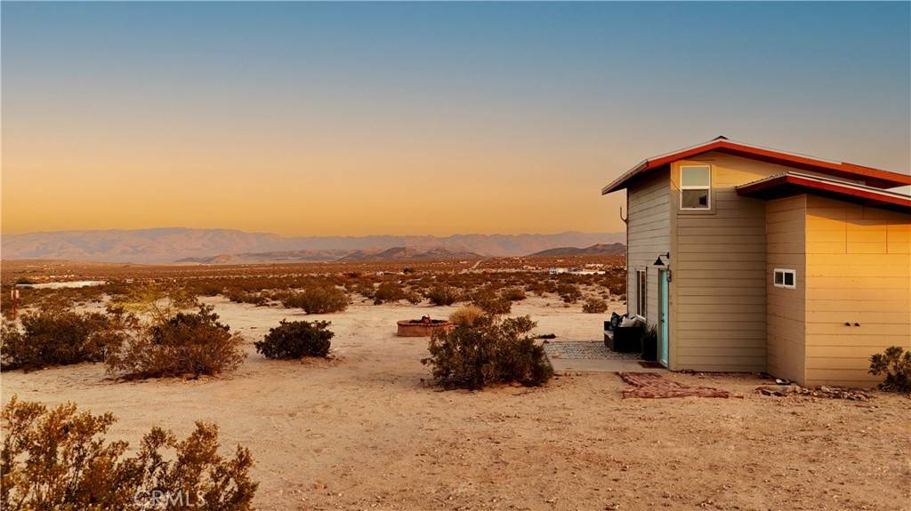 Joshua Tree, CA 92252,310 Enchanted RD