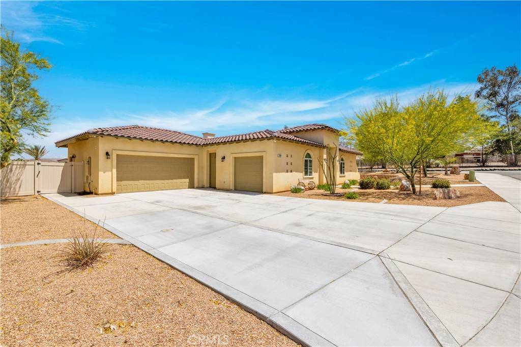 Yucca Valley, CA 92284,7988 Borrego CT