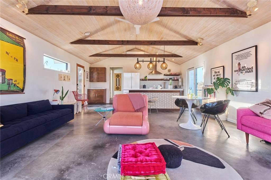 Pioneertown, CA 92268,52733 Oak DR