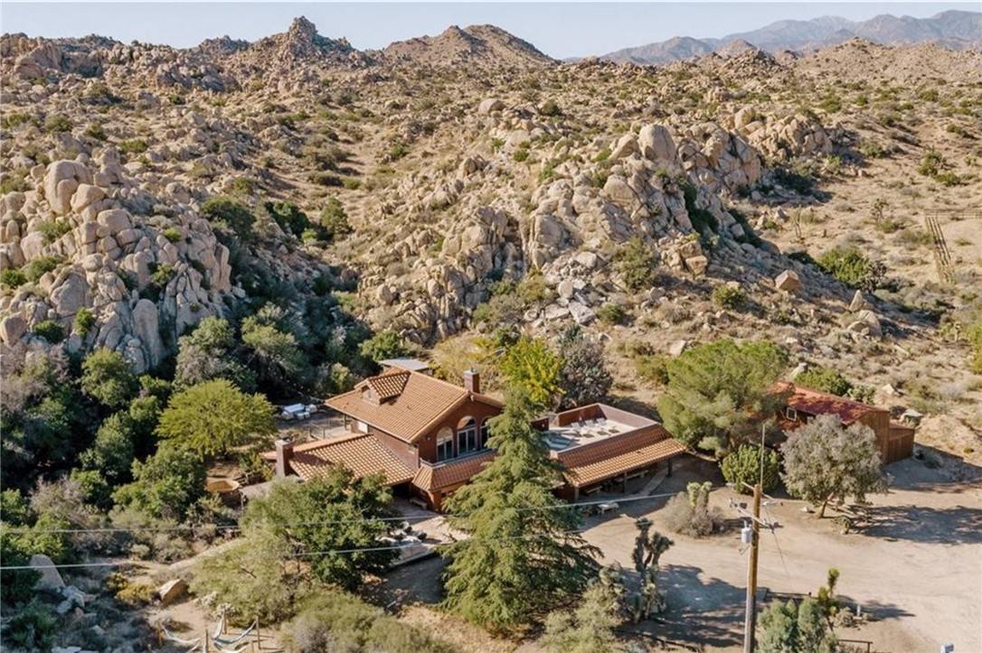 Yucca Valley, CA 92284,5253 Puente CT