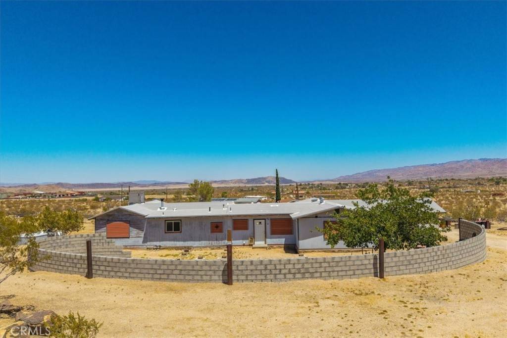 Joshua Tree, CA 92252,5177 Avenida Del Sol