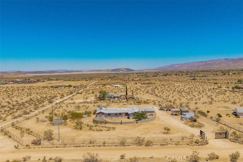 Joshua Tree, CA 92252,5177 Avenida Del Sol