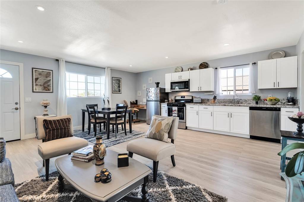 Joshua Tree, CA 92252,6122 Panorama ST