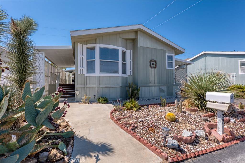 Yucca Valley, CA 92284,56254 29 Palms Hwy #22