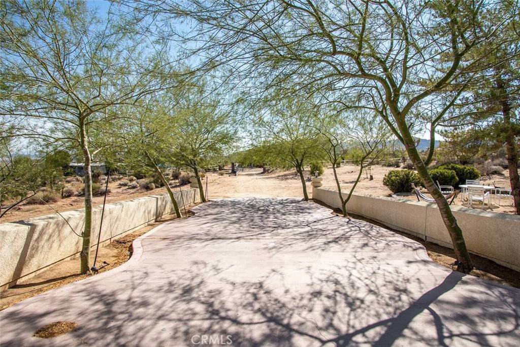 Joshua Tree, CA 92252,7024 Saddleback RD