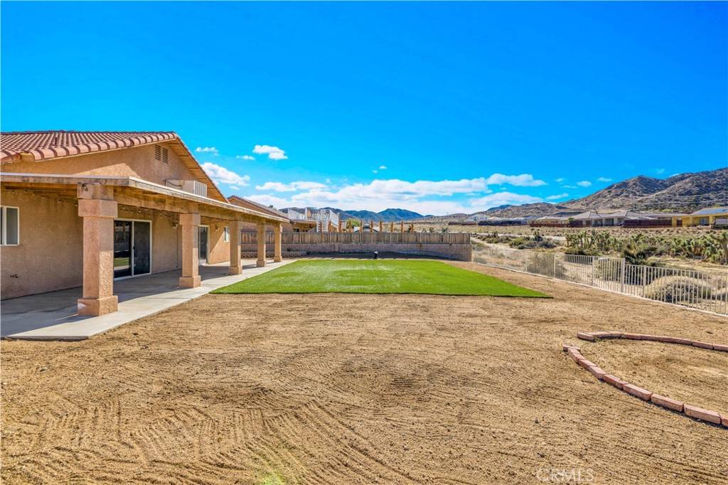 Yucca Valley, CA 92284,57031 Selecta