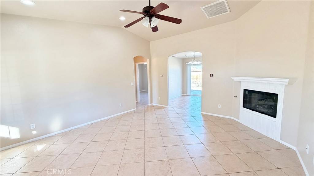 29 Palms, CA 92277,6963 Utah TRL