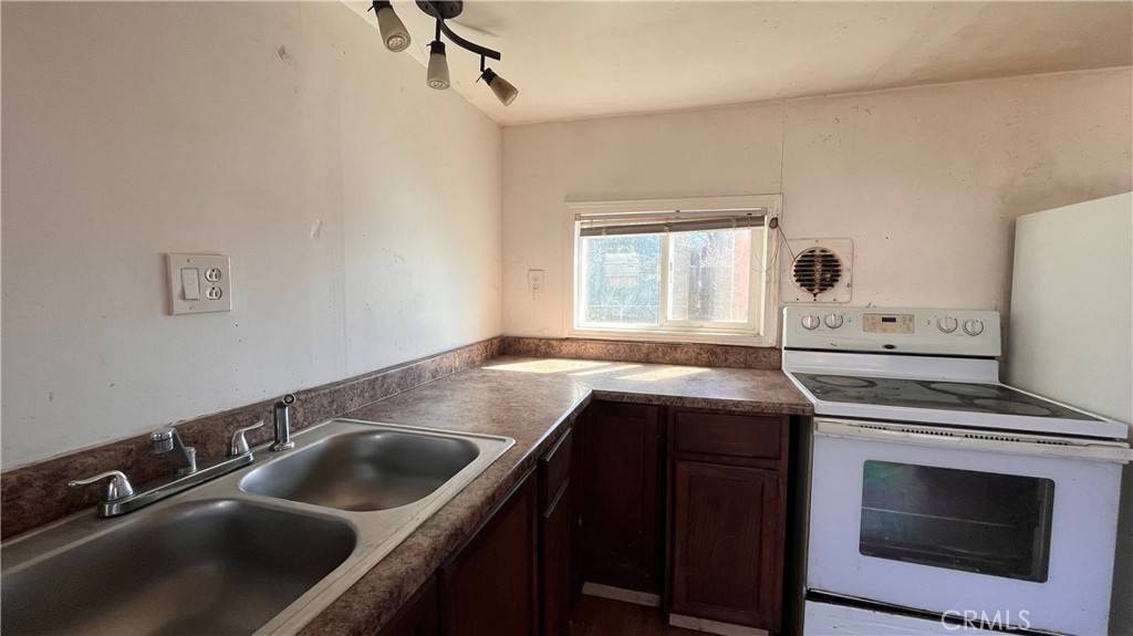 Clearlake, CA 95422,3525 Madrone St