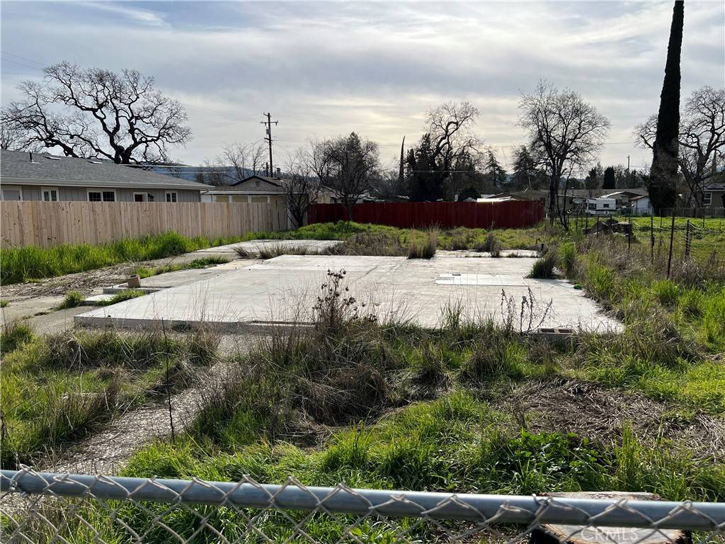 Clearlake Oaks, CA 95423,13211 1st ST