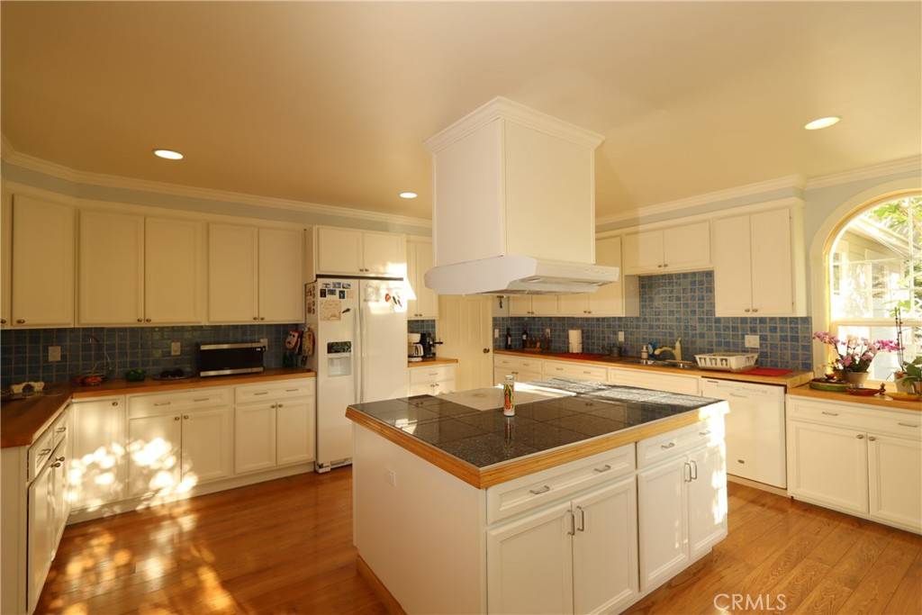 Kelseyville, CA 95451,4875 Tuolumne CT