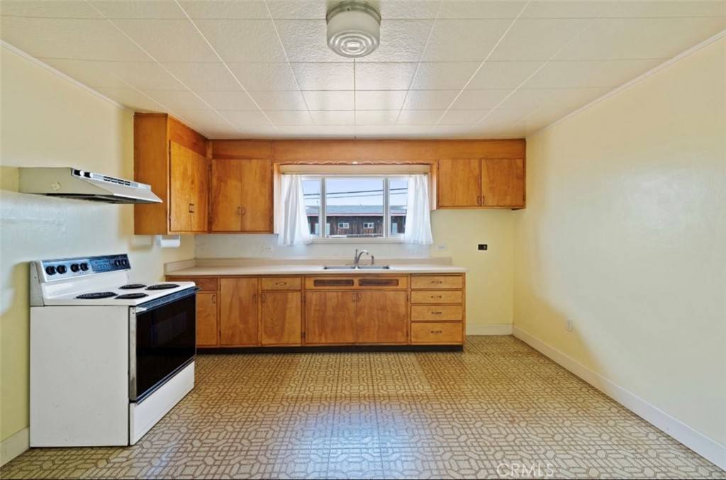 Fort Bragg, CA 95437,121 Grove ST