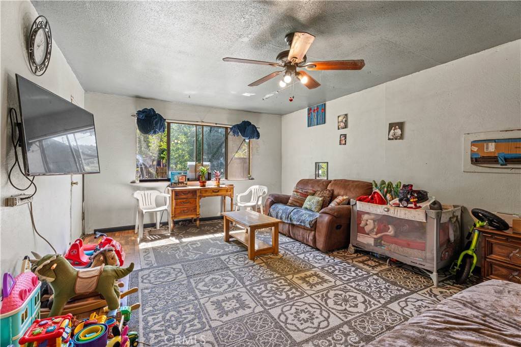Willits, CA 95490,490 Della AVE