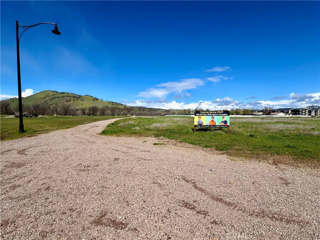Clearlake, CA 95422,14760 Olympic DR