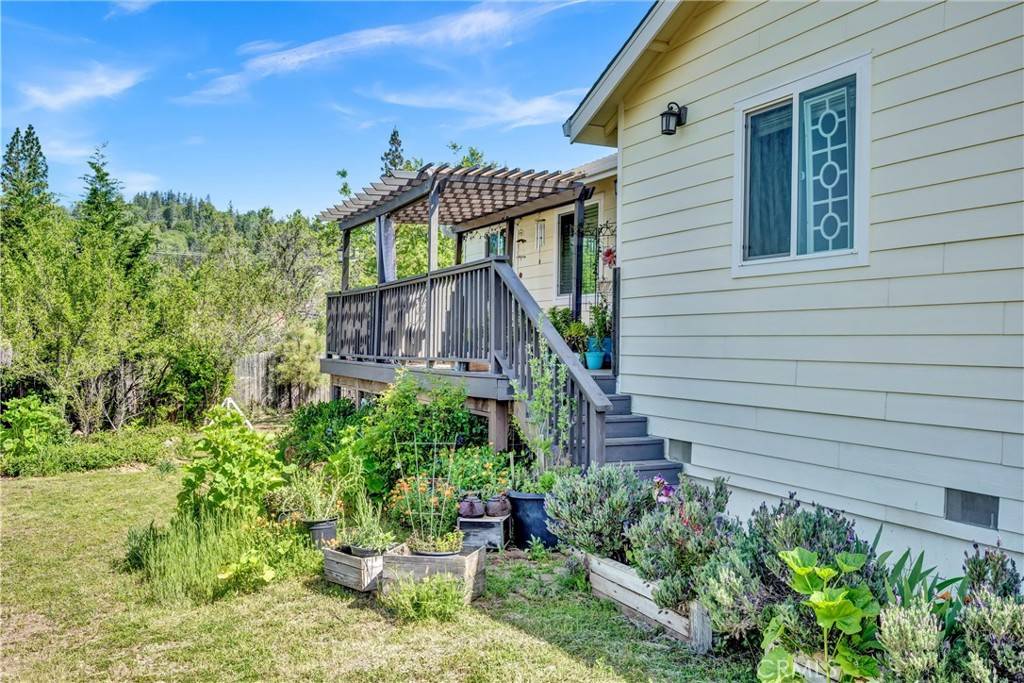 Cobb, CA 95426,15314 Summit BLVD