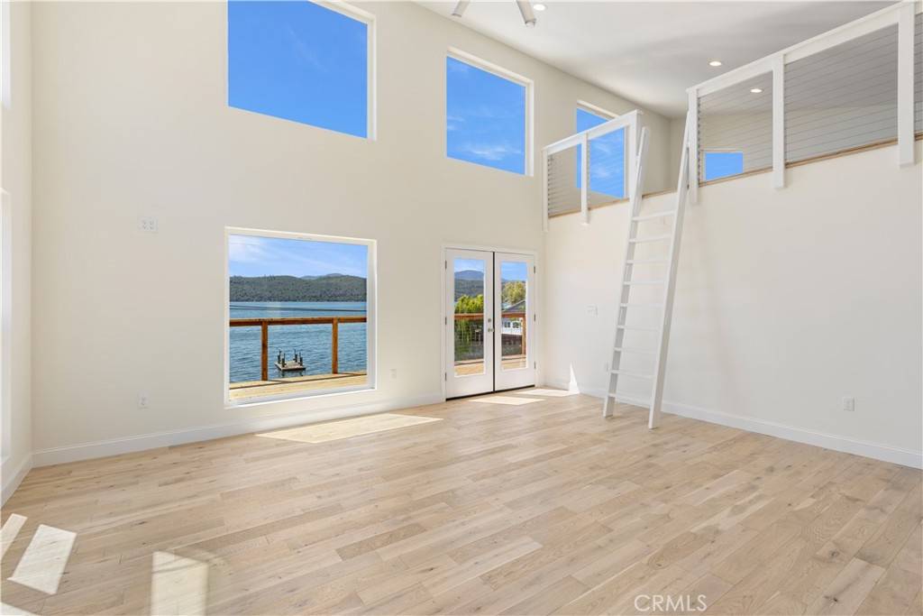 Clearlake, CA 95422,12172 Lakeshore DR