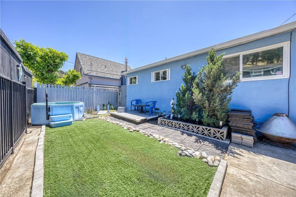 Clearlake, CA 95422,13081 Lakeshore DR
