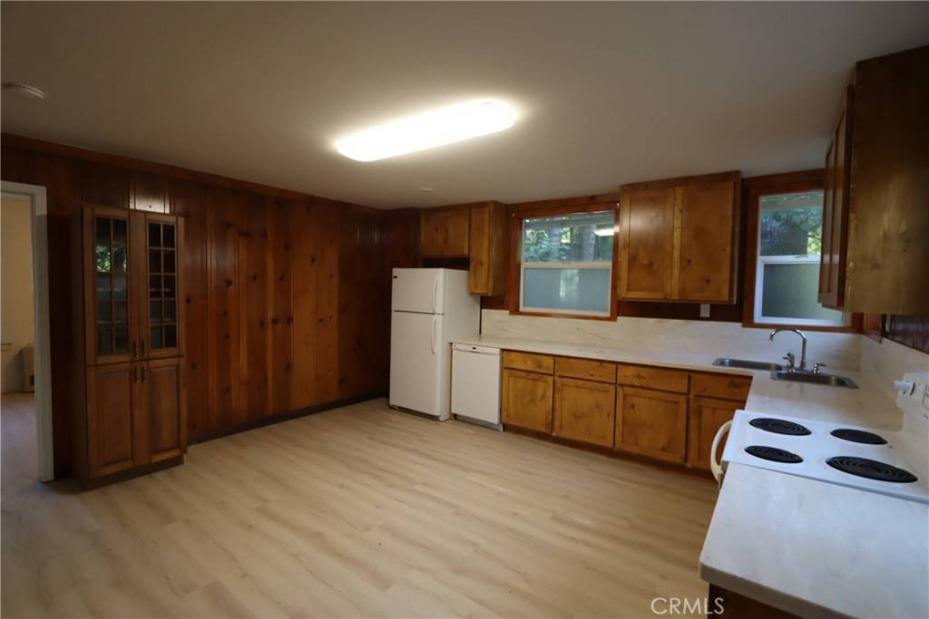 Loch Lomond, CA 95461,10466 Redwood RD