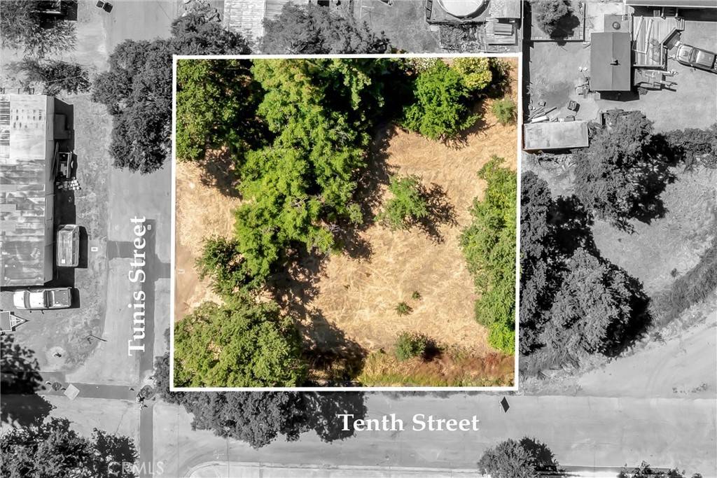 Lakeport, CA 95453,521 10th ST