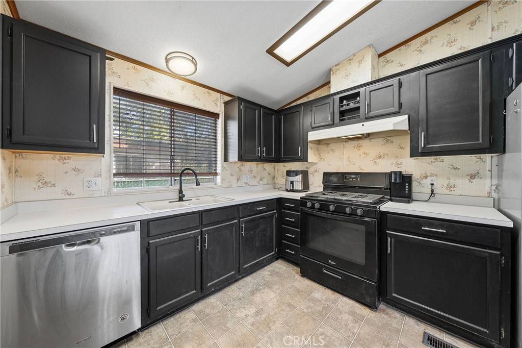 Clearlake Oaks, CA 95423,13953 Apple LN