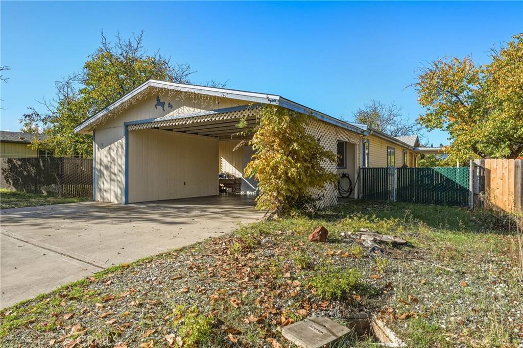 Clearlake Oaks, CA 95423,13953 Apple LN