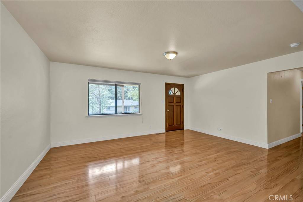 Cobb, CA 95426,10005 Meadow DR