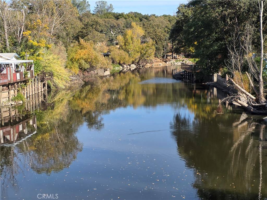 Clearlake, CA 95422,16061 Dam RD