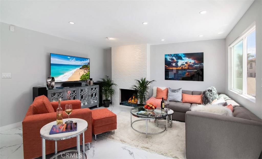 Newport Beach, CA 92661,209 Cypress ST