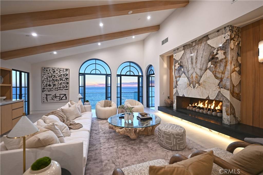Laguna Beach, CA 92651,32101 S Coast Hwy