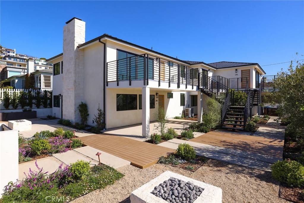 Laguna Beach, CA 92651,245 Wave ST