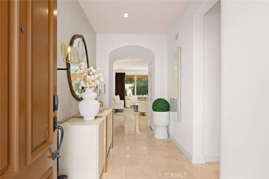 Irvine, CA 92618,70 Livia