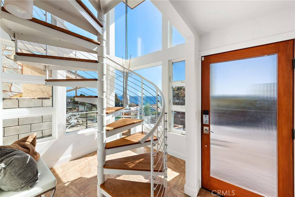 Laguna Beach, CA 92651,2760 Highland WAY