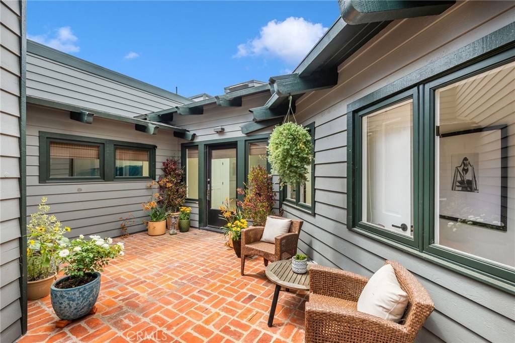 Laguna Beach, CA 92651,2335 Hillview Drive