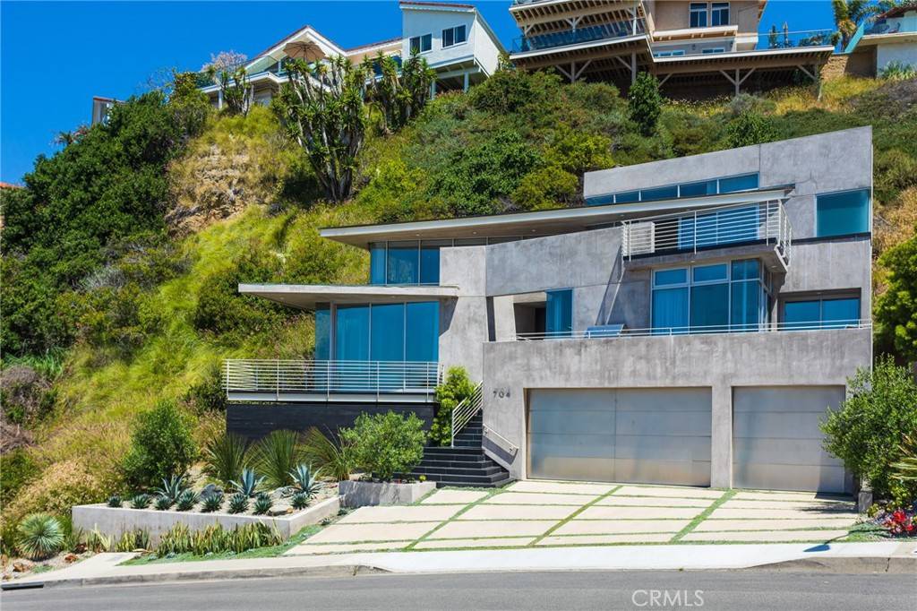 Laguna Beach, CA 92651,704 Nyes PL