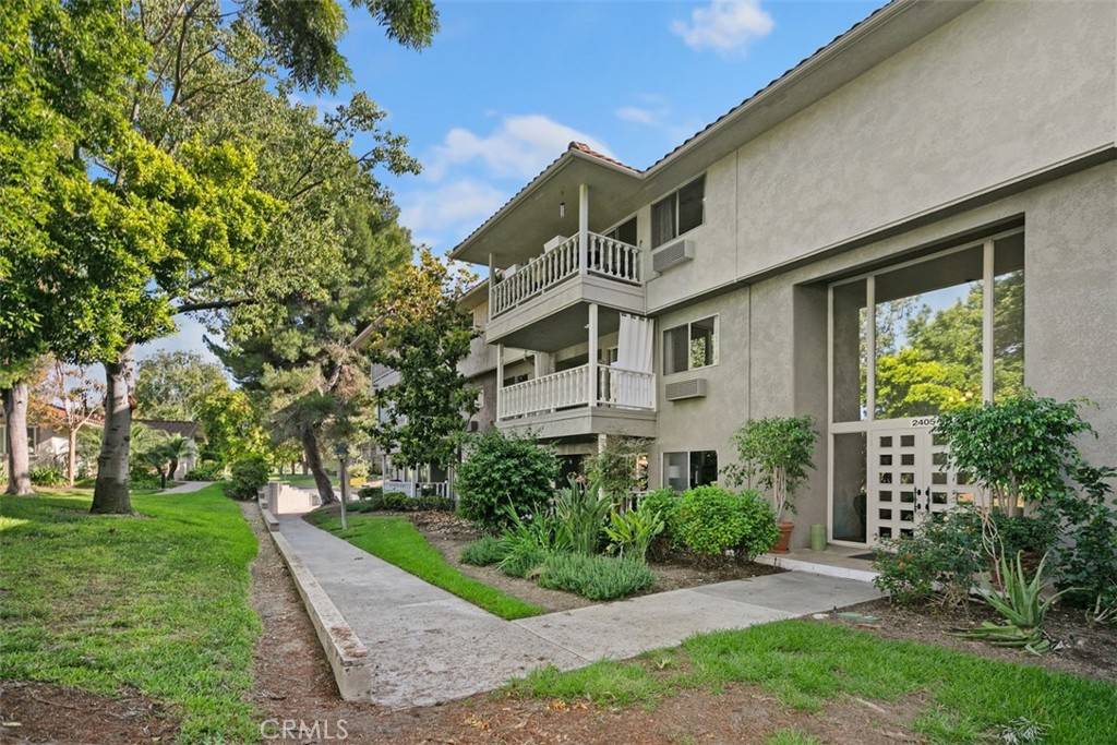 Laguna Woods, CA 92637,2405 Via Mariposa W #2G