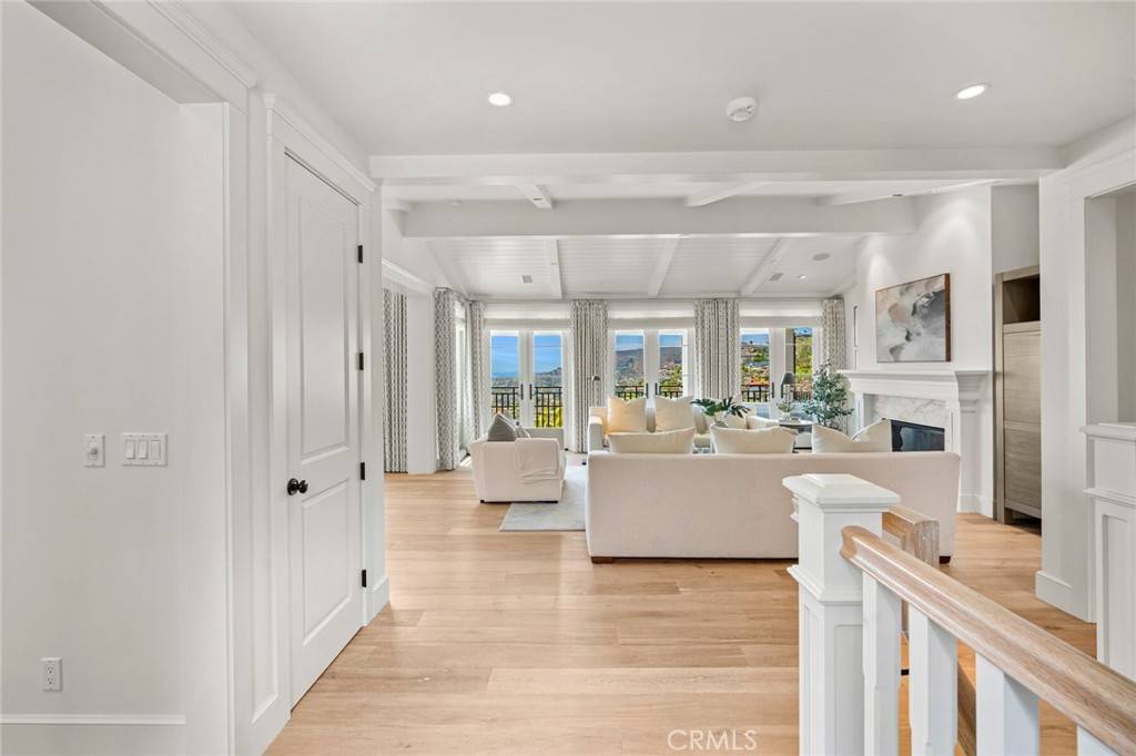Laguna Beach, CA 92651,745 Buena Vista WAY