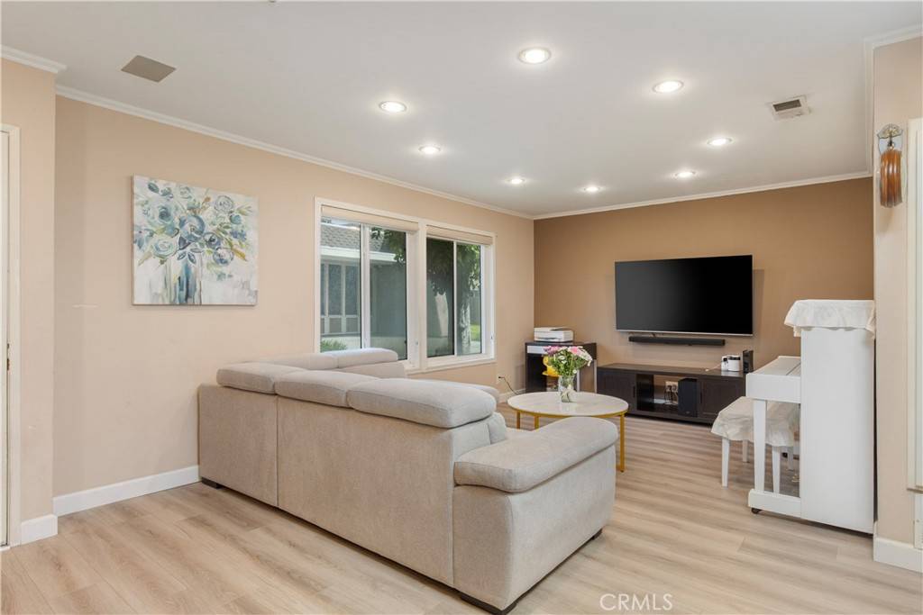 Anaheim, CA 92804,2157 W Essex CIR