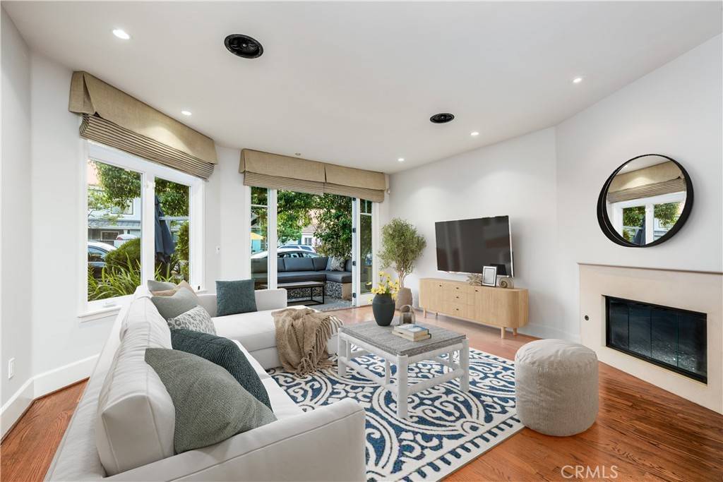 Seal Beach, CA 90740,236 7th ST