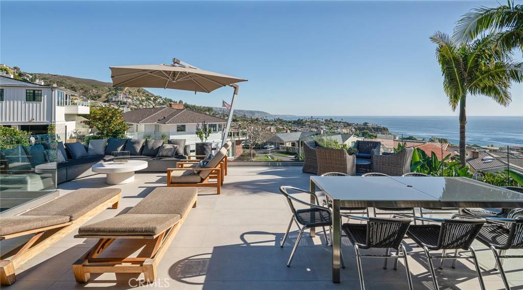 Laguna Beach, CA 92651,998 EMERALD BAY