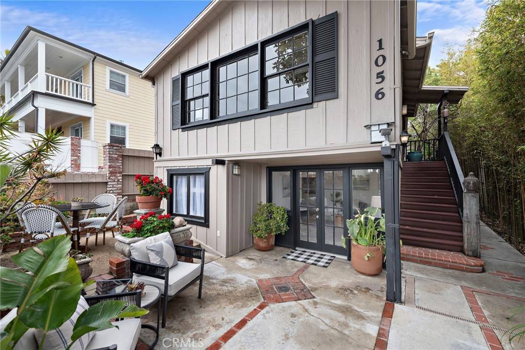 Laguna Beach, CA 92651,1056 Glenneyre ST