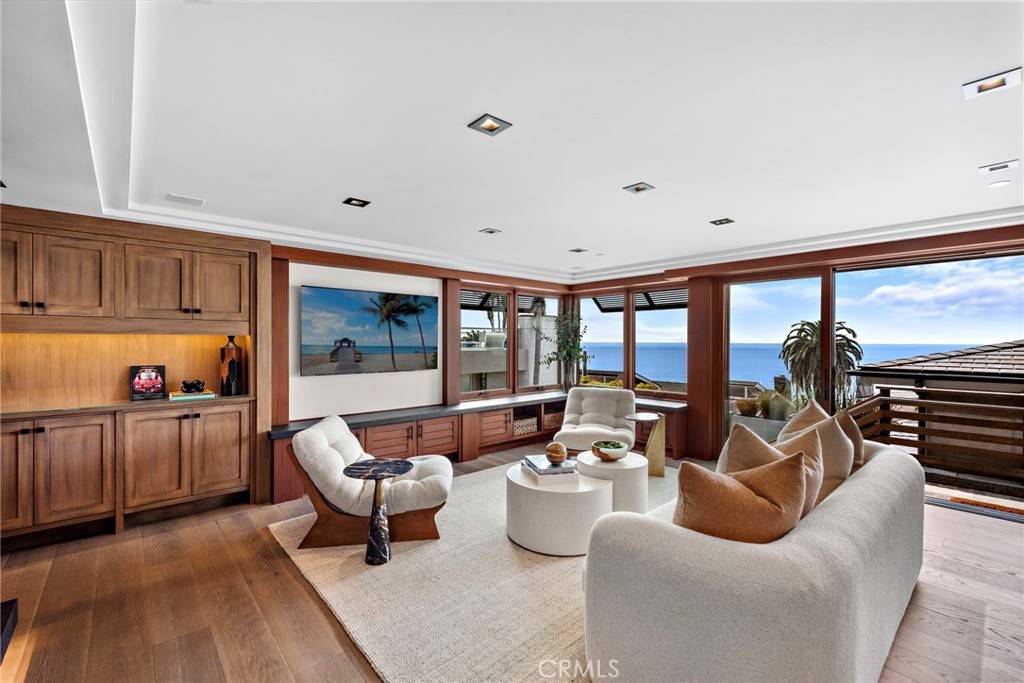 Laguna Beach, CA 92651,31678 Seacliff DR