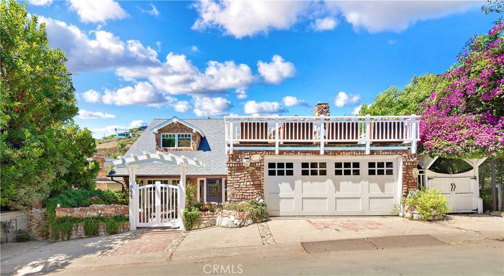 Laguna Beach, CA 92651,994 Bluebird Canyon DR