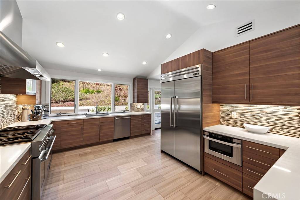 Laguna Beach, CA 92651,3120 Bern DR