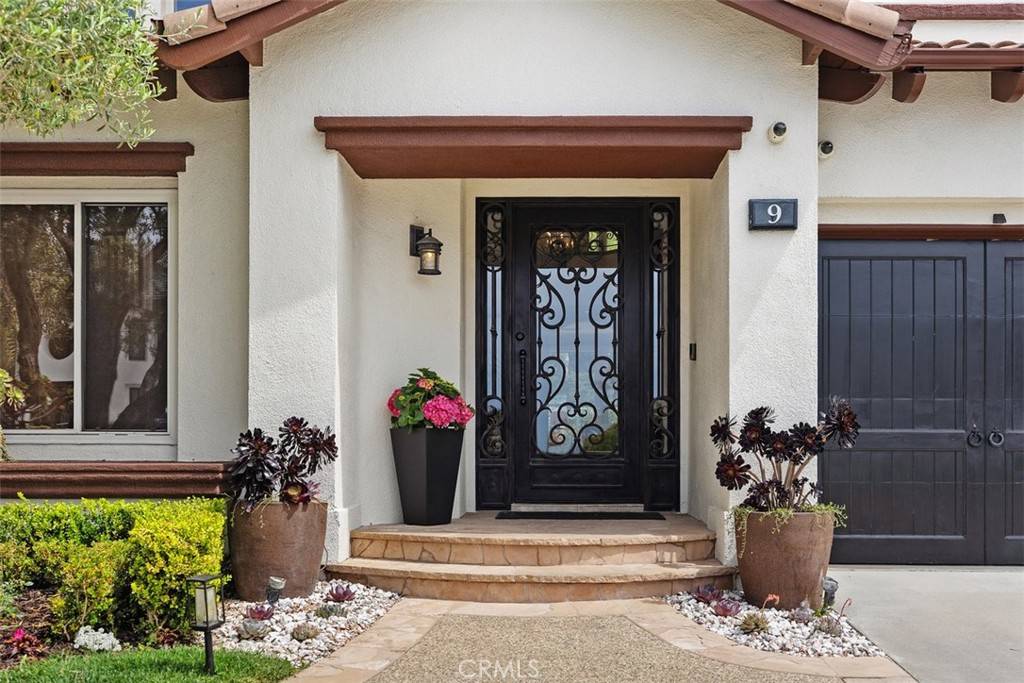 Laguna Niguel, CA 92677,9 Pembroke LN