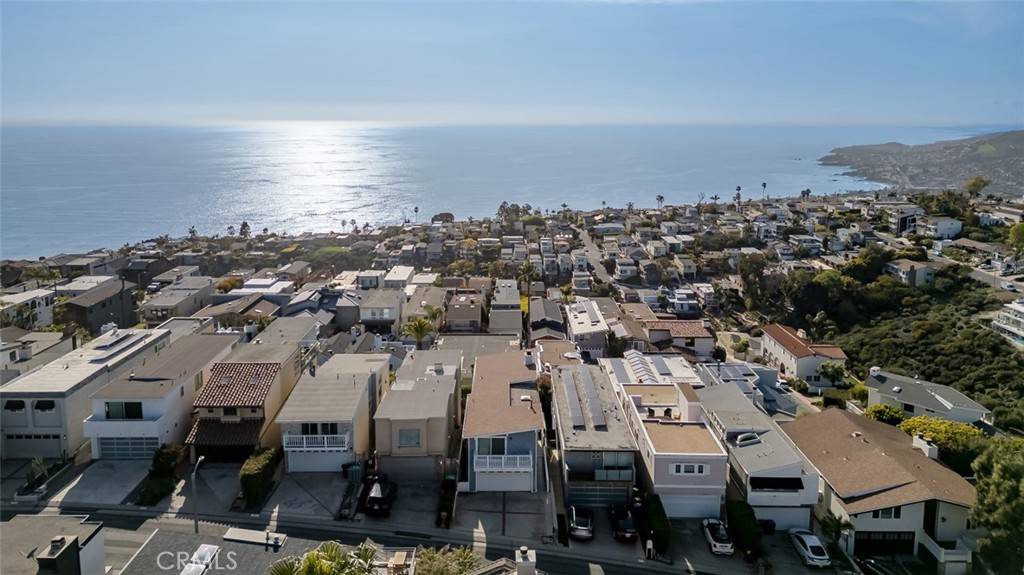 Laguna Beach, CA 92651,963 Santa Ana ST
