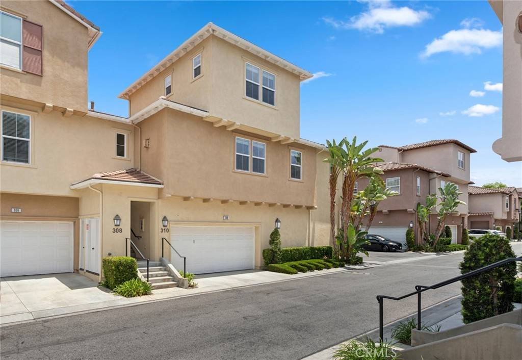 Irvine, CA 92603,310 Quail Ridge