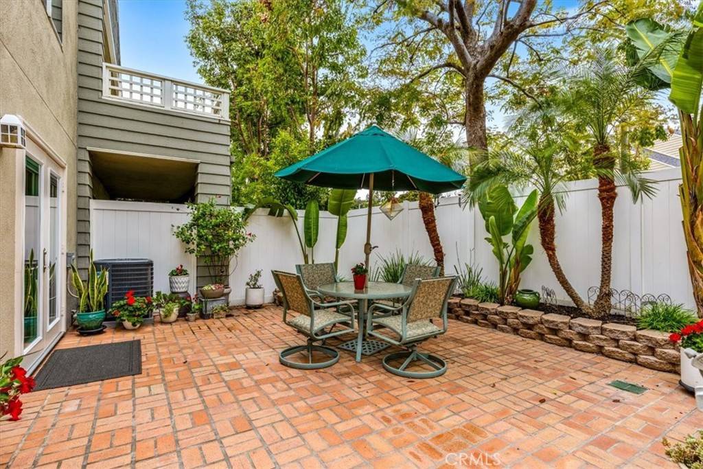 Aliso Viejo, CA 92656,15 Stoneglen #68