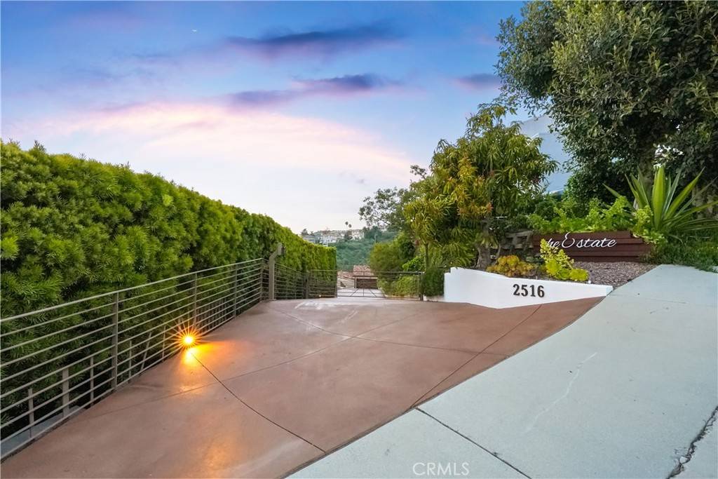 Laguna Beach, CA 92651,2516 Temple Hills DR