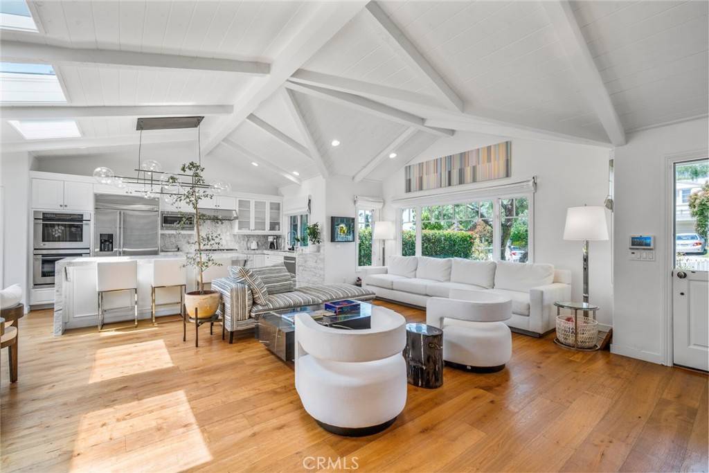 Laguna Beach, CA 92651,461 Poplar ST