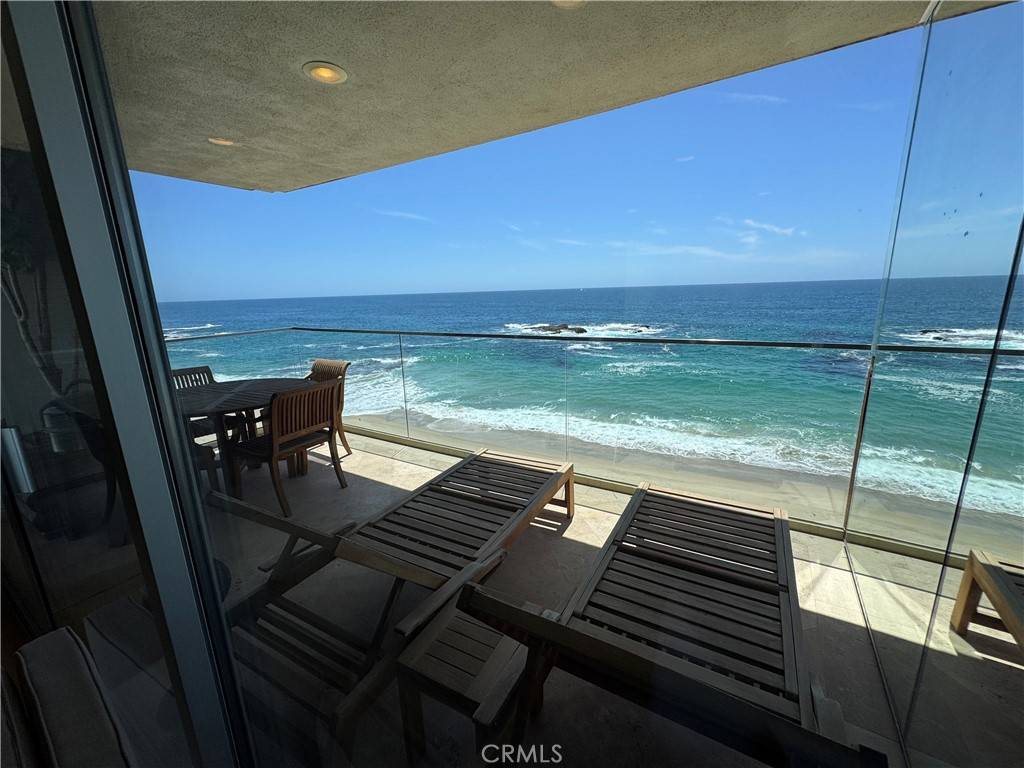 Laguna Beach, CA 92651,31755 Coast Highway #406